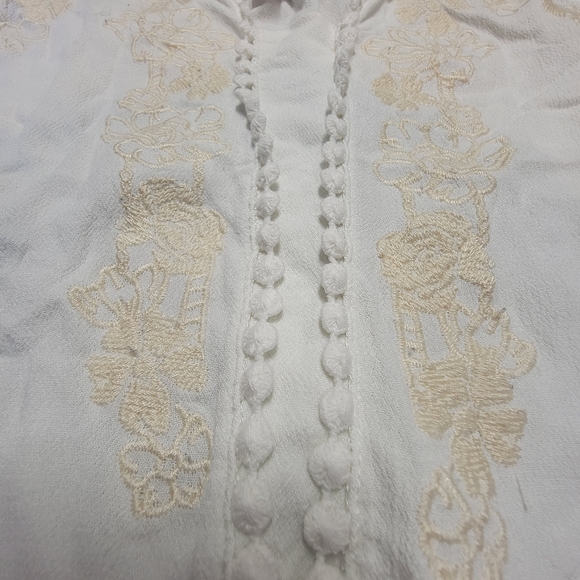 Eyeshadow white cami.        b3 - Picture 4 of 6